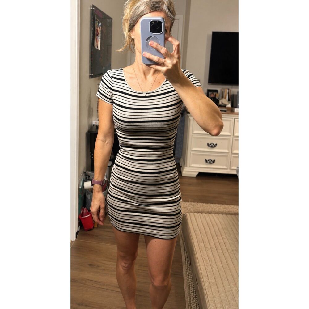 Billabong Black & Cream Striped Bodycon Mini Dress Low Open Back Short Sleeve